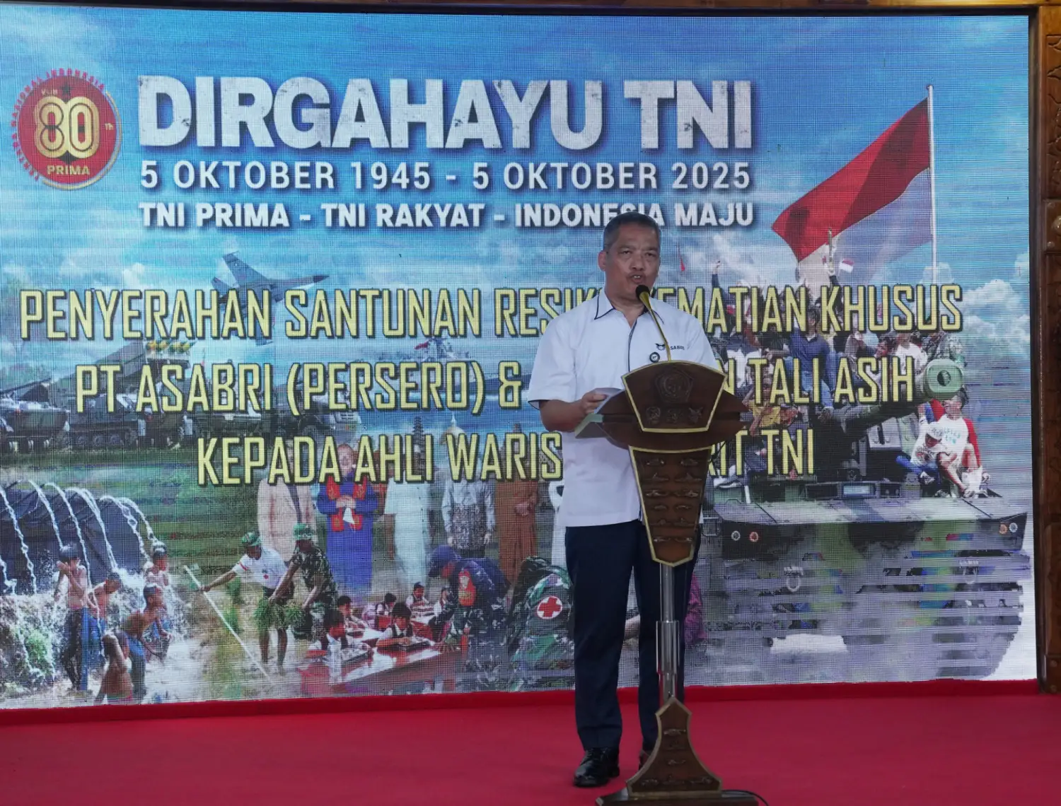 TNI Serahkan Santunan 💐 Prajurit Gugur di HUT ke-80 Bersama ASABRI - Image 4