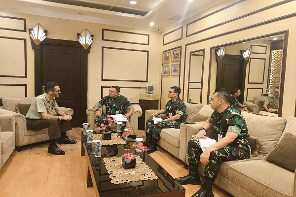 Kemhan RI Terima 🇳🇿 Kunjungan Atase Pertahanan Selandia Baru, Siapkan Bilateral Defence Talk Oktober 2025