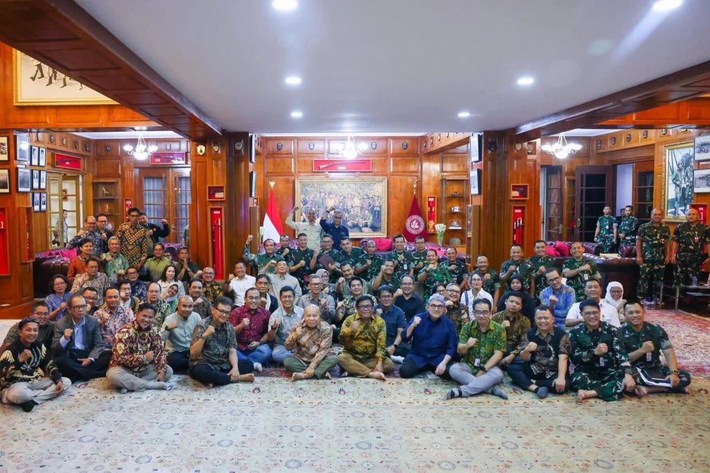 Menhan Sjafrie Gelar Pertemuan Hangat dgn Pemred: Perkuat Silaturahmi