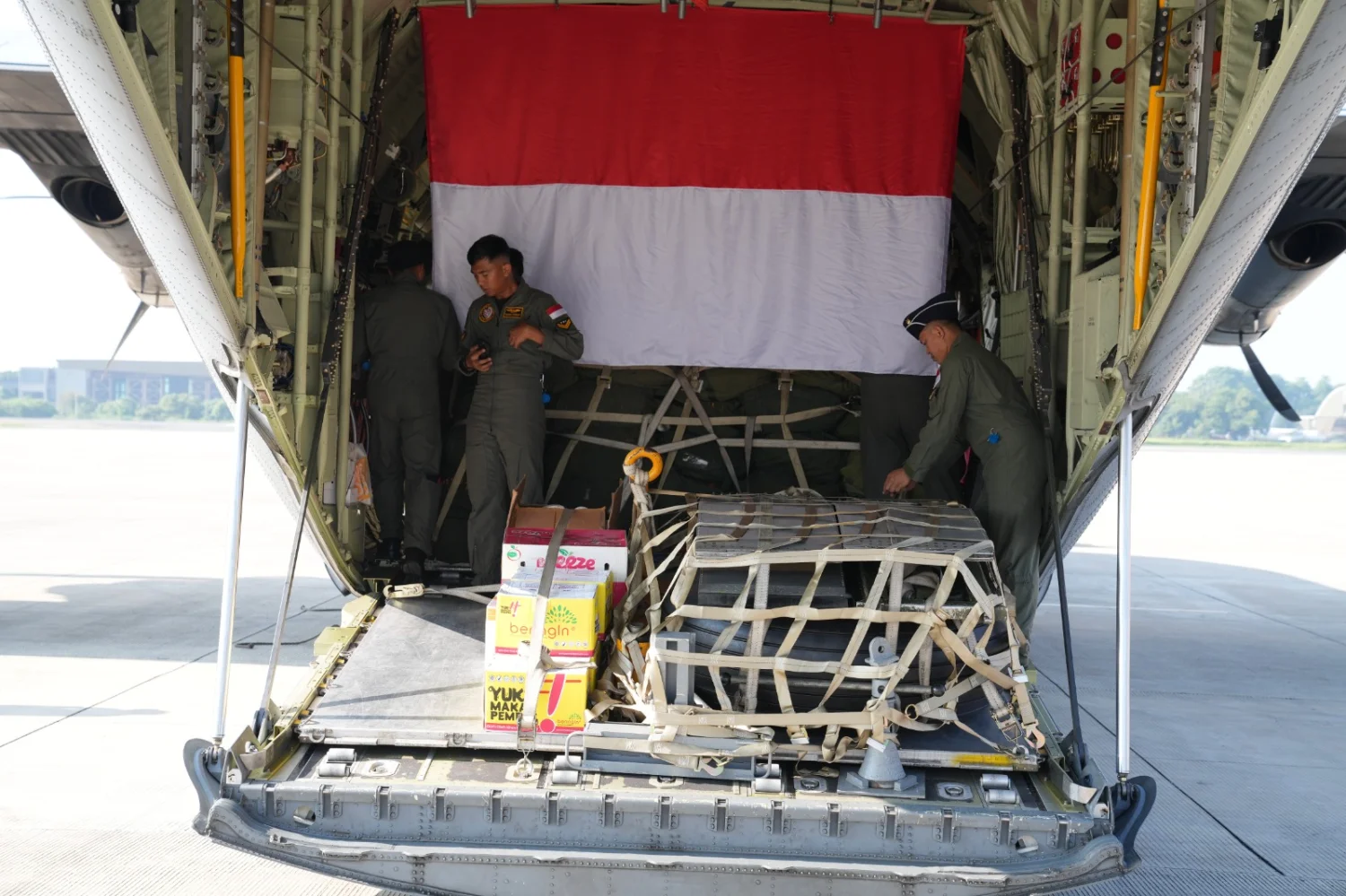 1.200 Payung Udara Dikirim! Indonesia Perpanjang Misi Kemanusiaan Gaza - Image 1