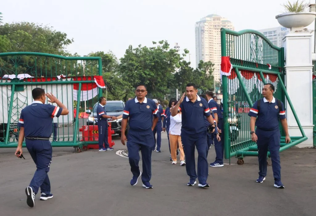 Irjen Kemhan Pimpin ๐ 1500 Personil Olahraga Bersama di Silang Monas Jakarta - Image 2