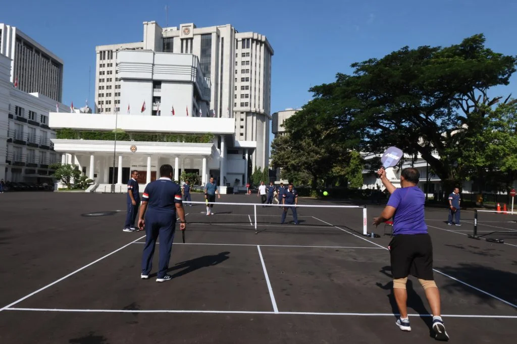 Itjen Kemhan Perkenalkan Pickleball ๐ untuk Kebugaran Anggota - Image 6
