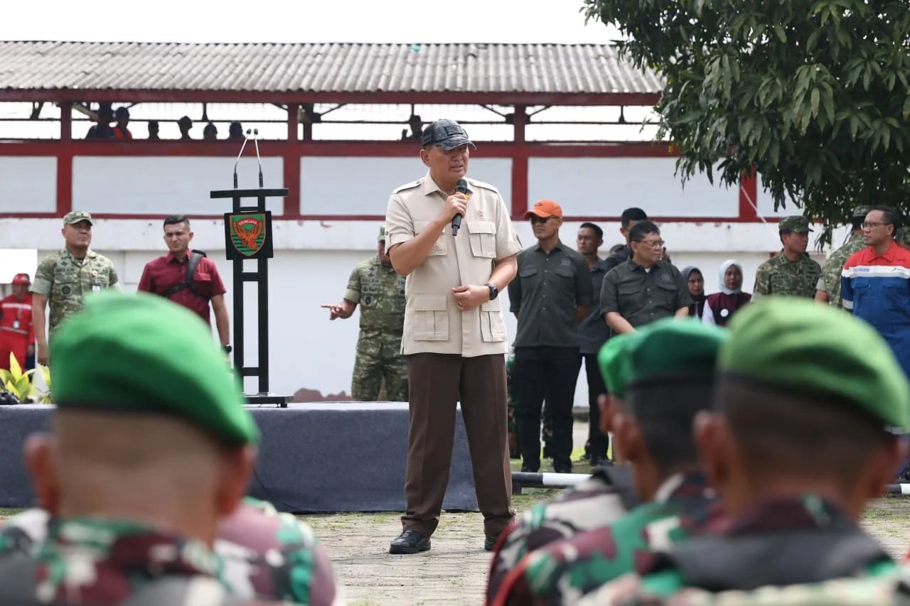 Menhan Sjafrie 🛡️ Tinjau Kilang Pertamina Plaju Palembang - Image 3