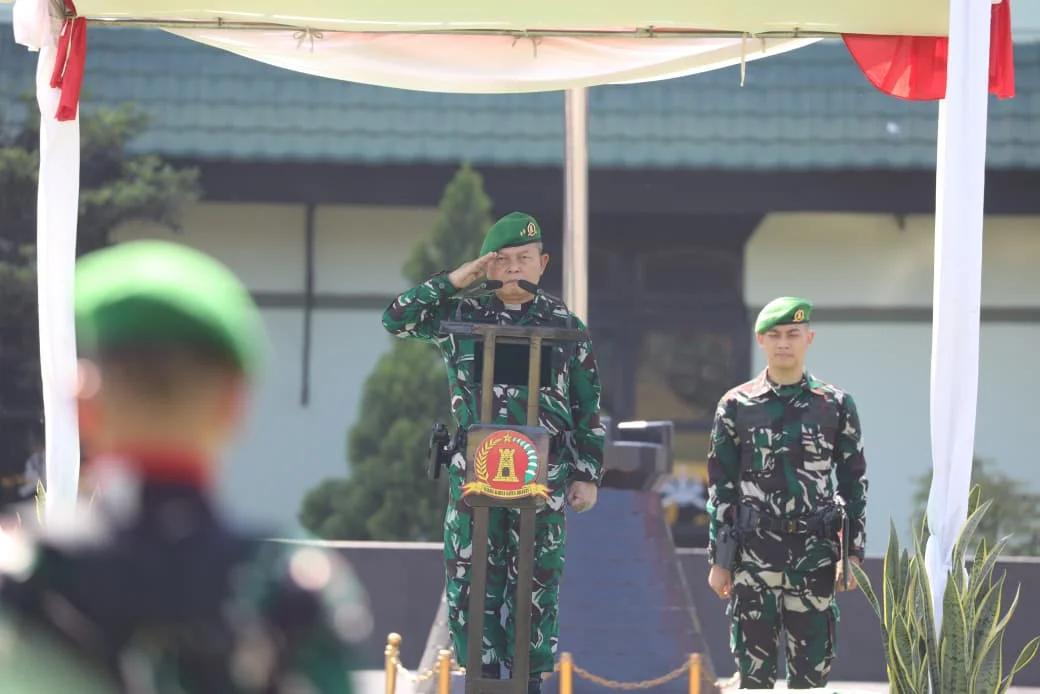 Mayjen TNI Budi Hariswanto Resmi Tutup Pelatihan Komcad Gelombang II 2025 - Image 1