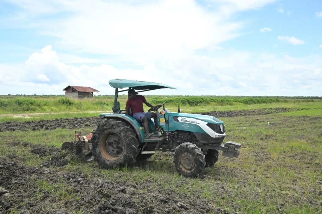 Kemhan dan TNI 🌾 Dukung Ketahanan Pangan Nasional di Merauke - Image 3