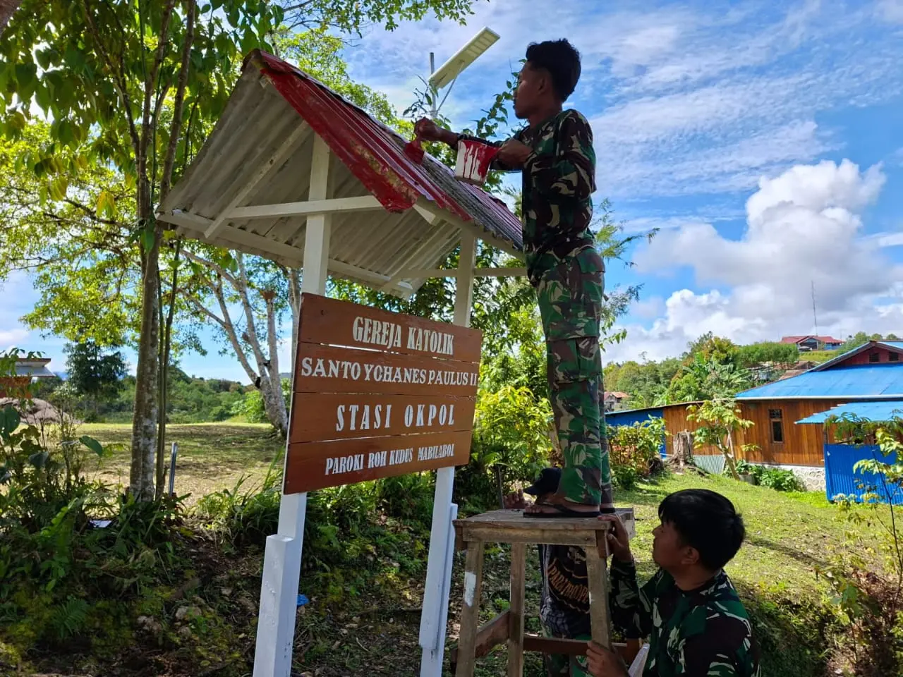 Kemhan &amp; TNI ⛪ Renovasi Gereja Katolik Papua Pegunungan - Image 2