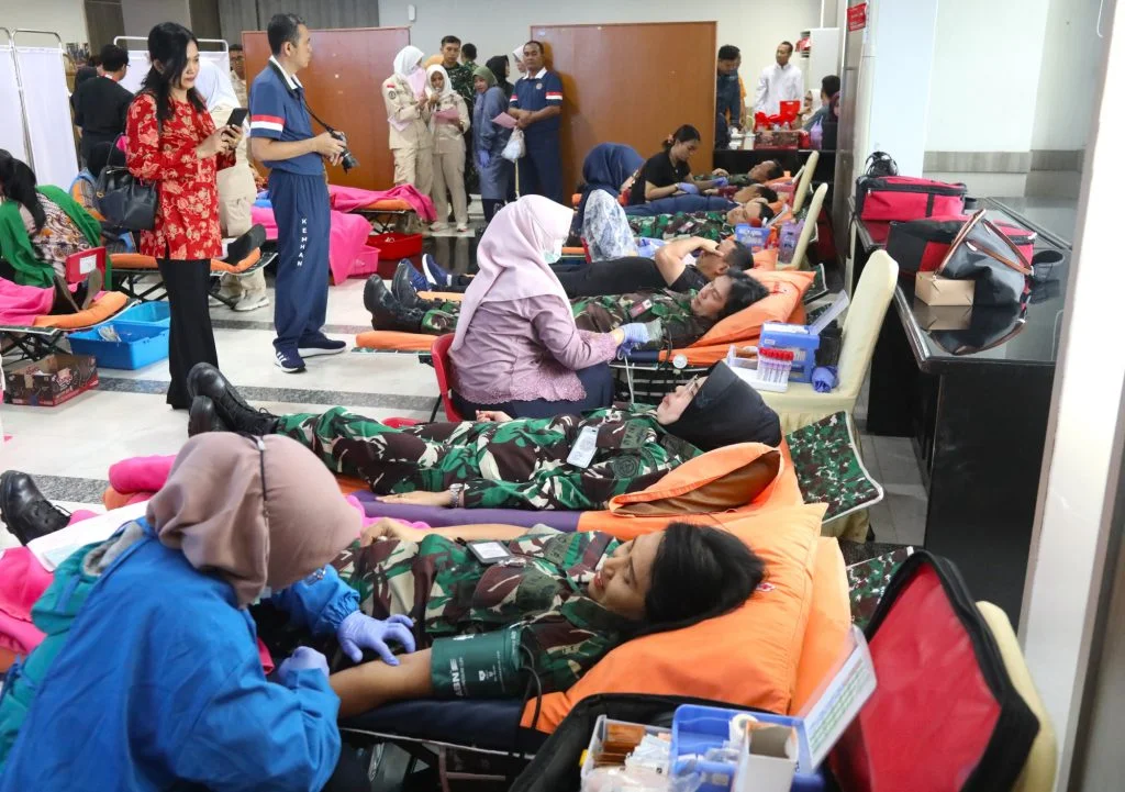 Kemhan Tunjukkan Kepedulian Lewat Donor Darah, 250 Kantong Berhasil Dikumpulkan! - Image 2