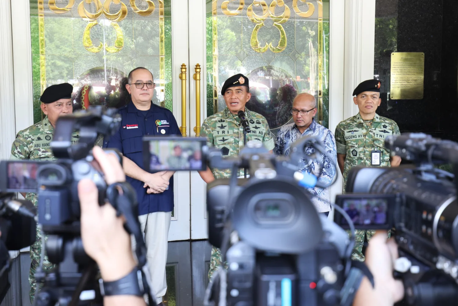 Kemhan Terima ๐ Hibah Kendaraan Tangguh untuk Distribusi Logistik Bencana Sumatera - Image 3