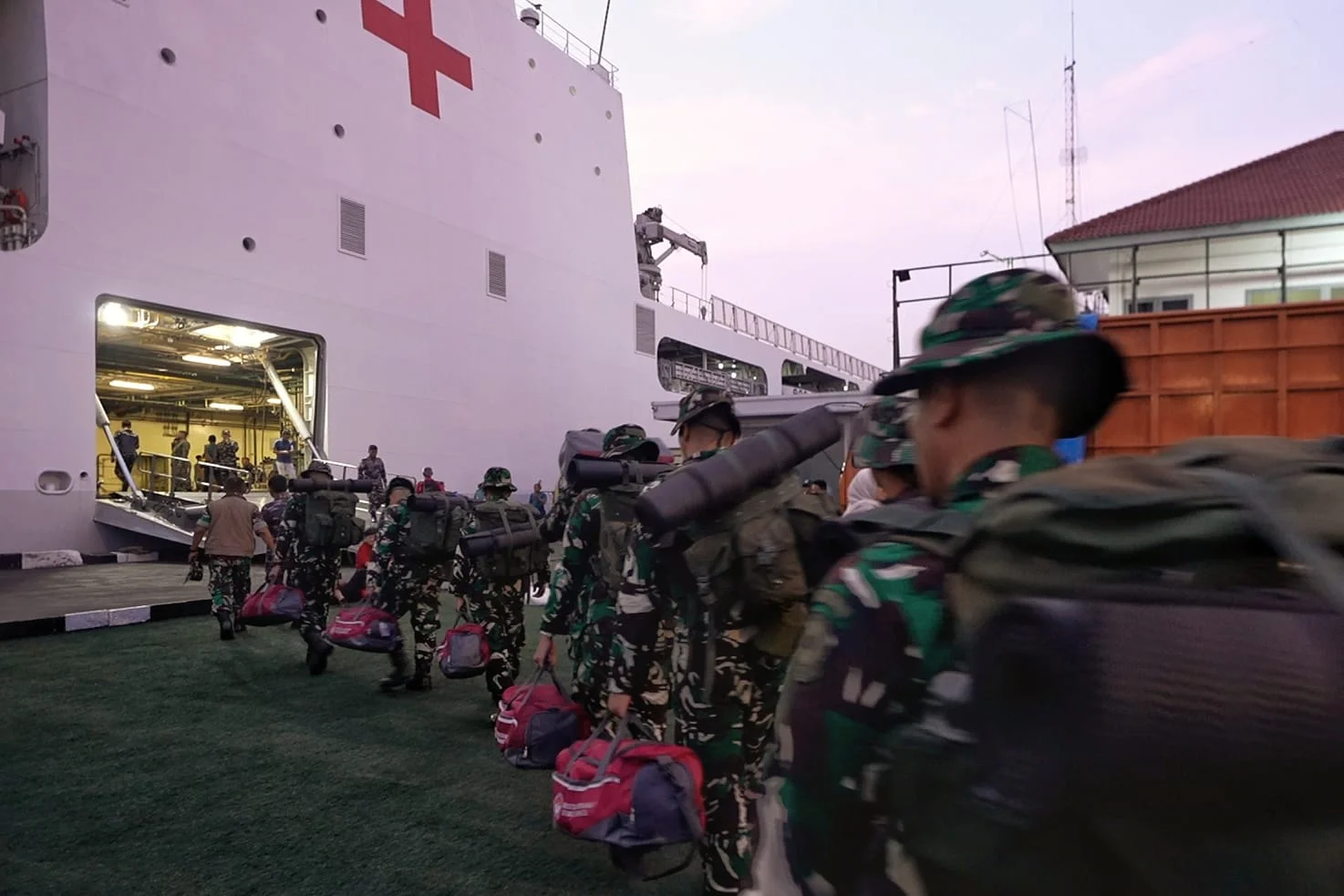 Kemhan Kerahkan 75 Kadet ๐ Kesehatan untuk Operasi Darurat Sumatera - Image 3