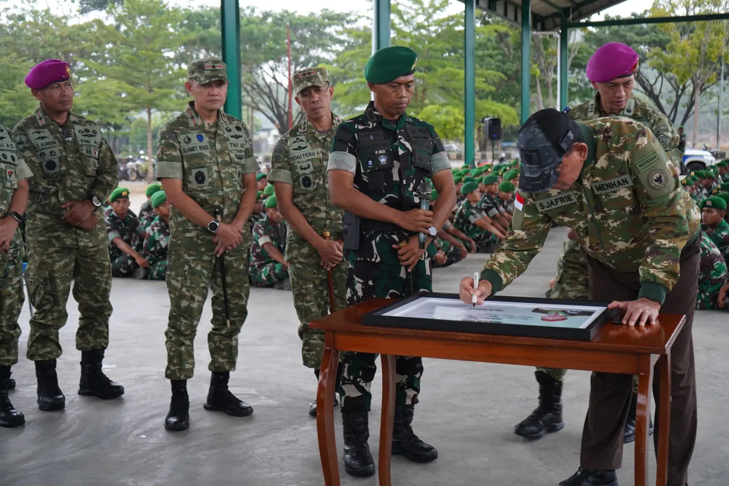 Menhan Sjafrie ๐๏ธ Tekankan Profesionalisme Prajurit Yonif TP 806 di Sorong - Image 3