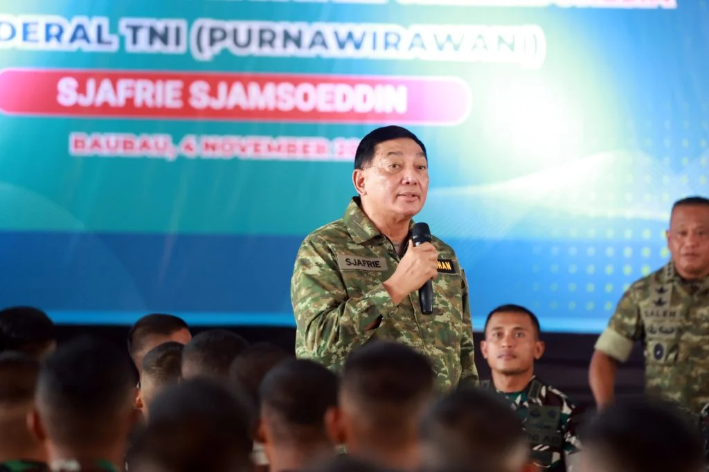 Menhan Sjafrie ke Baubau: Pesan Berbakti Kepada Rakyat untuk Prajurit Yonif TP 823/Raja Wakaaka 🇮🇩 - Image 3