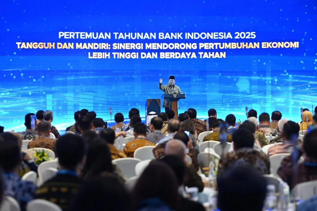 Menhan 🏛️ Dampingi Presiden di PTBI 2025: Negara Berpihak pada Kelompok Rentan - Image 1