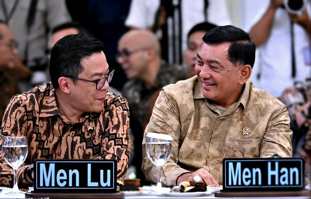 Sidang Kabinet 🏛️ Paripurna Tandai Satu Tahun Prabowo-Gibran: Menhan Sjafrie Hadiri, Presiden Tegaskan Hasil Nyata - Image 3