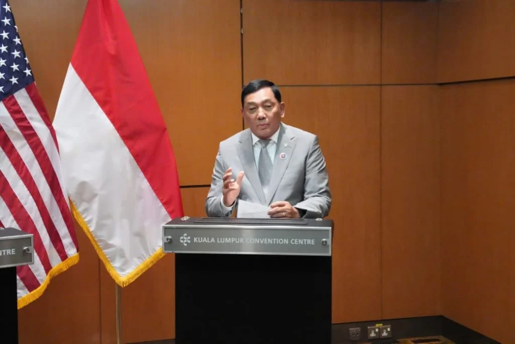 Menhan RI 🤝 Pete Hegseth: Penguatan Kerja Sama Pertahanan Indonesia-AS di Kuala Lumpur - Image 2