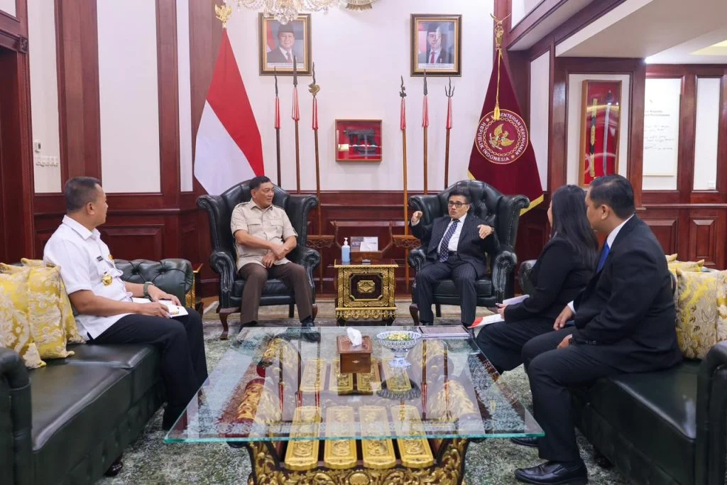 Menhan RI 🤝 Terima Dubes untuk Bosnia Herzegovina: Perkuat Kerja Sama Pertahanan Strategis - Image 2