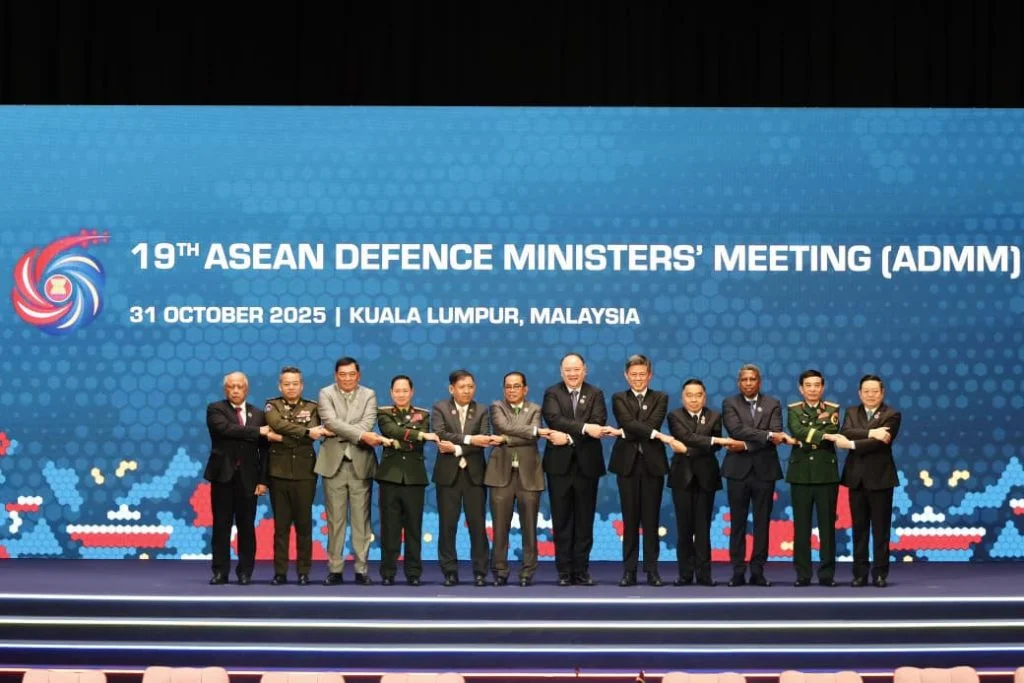 Menhan Sjafrie Hadiri ADMM 🛡️ ke-19: Indonesia Perkuat Solidaritas Kawasan - Image 1