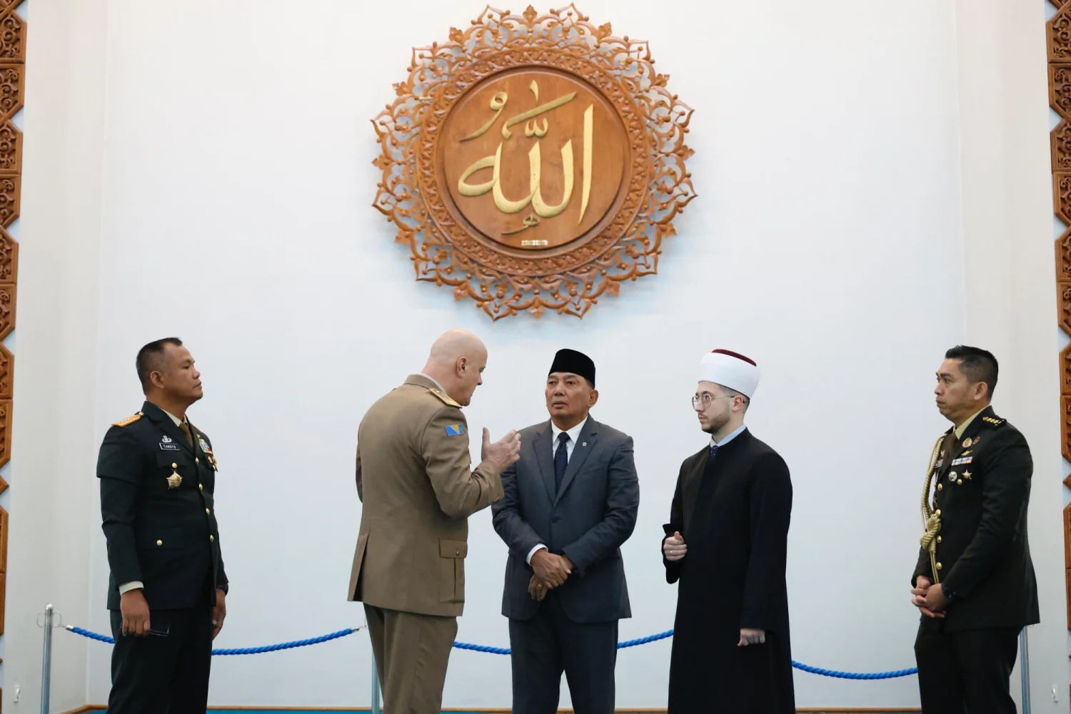Menhan Sjafrie 🕌 Kunjungi Masjid Soeharto Sarajevo: Simbol Solidaritas - Image 2