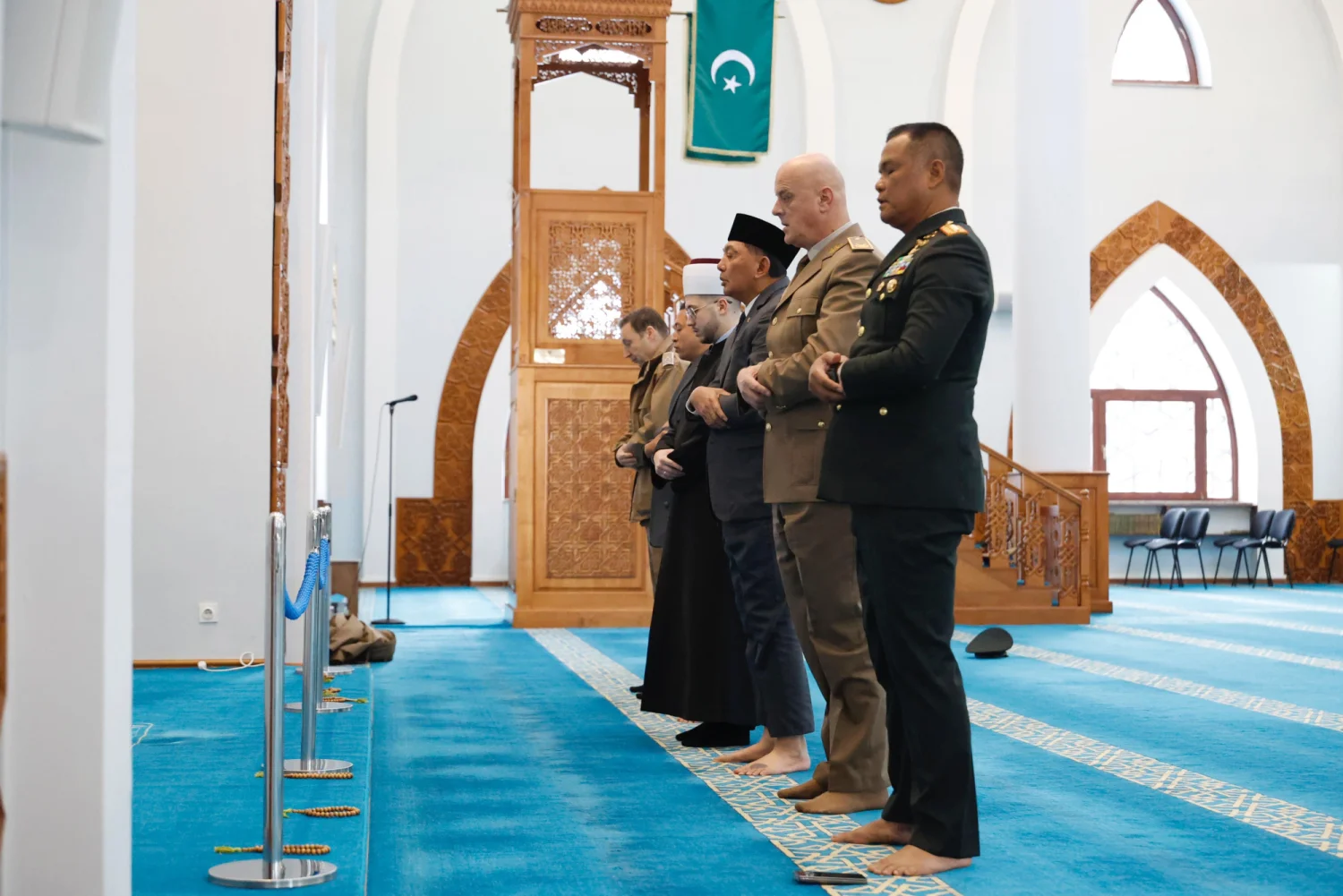 Menhan Sjafrie 🕌 Kunjungi Masjid Soeharto Sarajevo: Simbol Solidaritas - Image 1