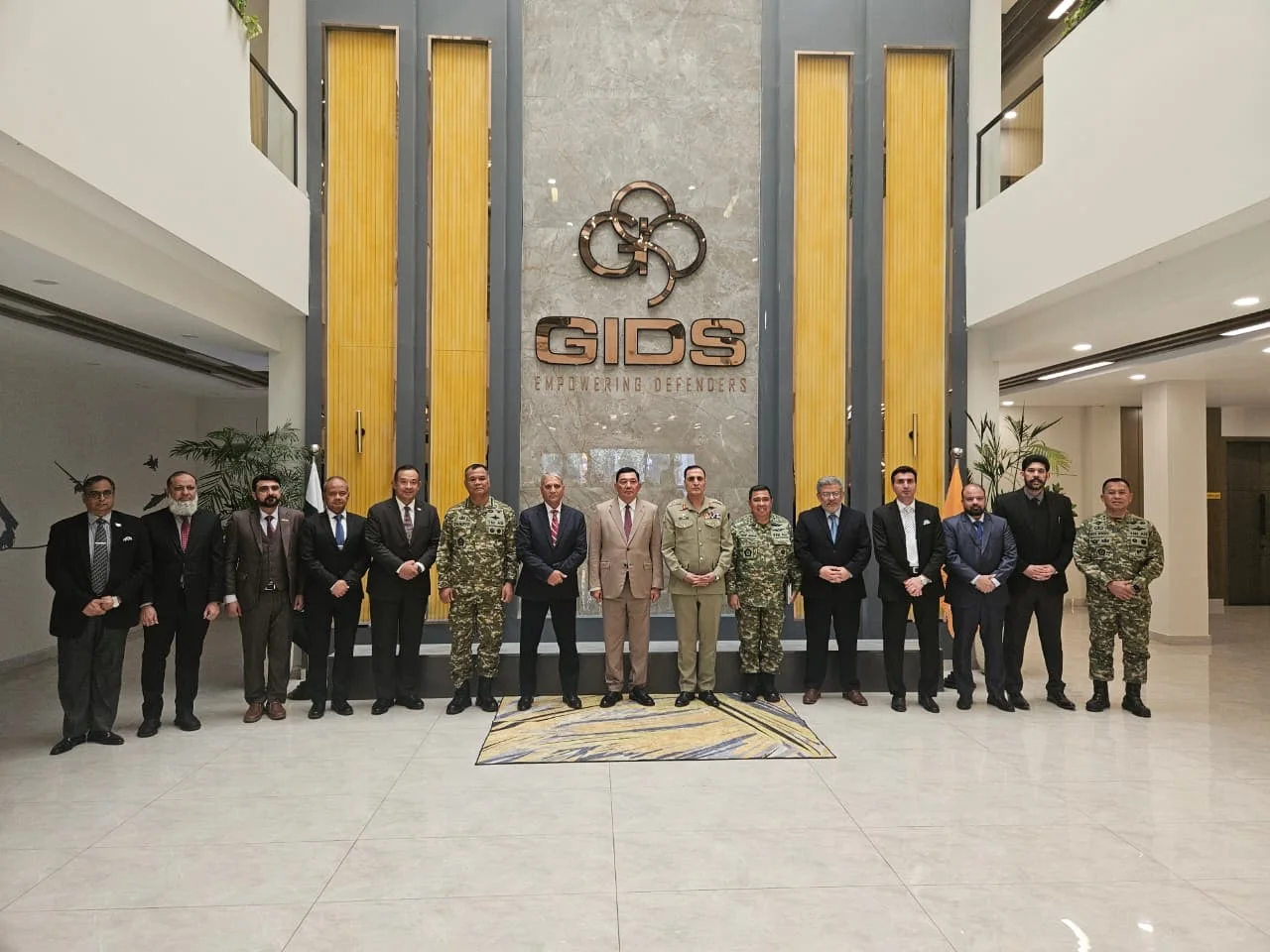 Menhan Sjafrie 🤝 Perkuat Diplomasi Pertahanan RI-Pakistan - Image 6