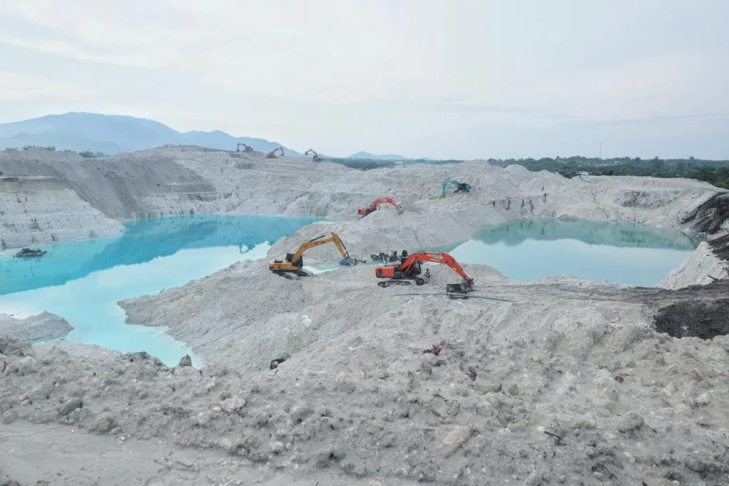 Menhan Tegaskan Penegakan Hukum ⚖️ Tambang Ilegal Bangka Tengah - Image 3