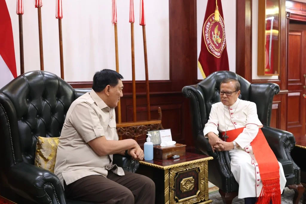 Menhan Terima Kunjungan ⛪ Uskup Agung Jakarta, Perkuat Persatuan Bangsa - Image 1
