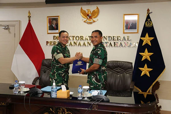Dirjen Renhan Kemhan 📋 Serahkan Memorandum ke Mayjen Wisnu Wardana - Image 1