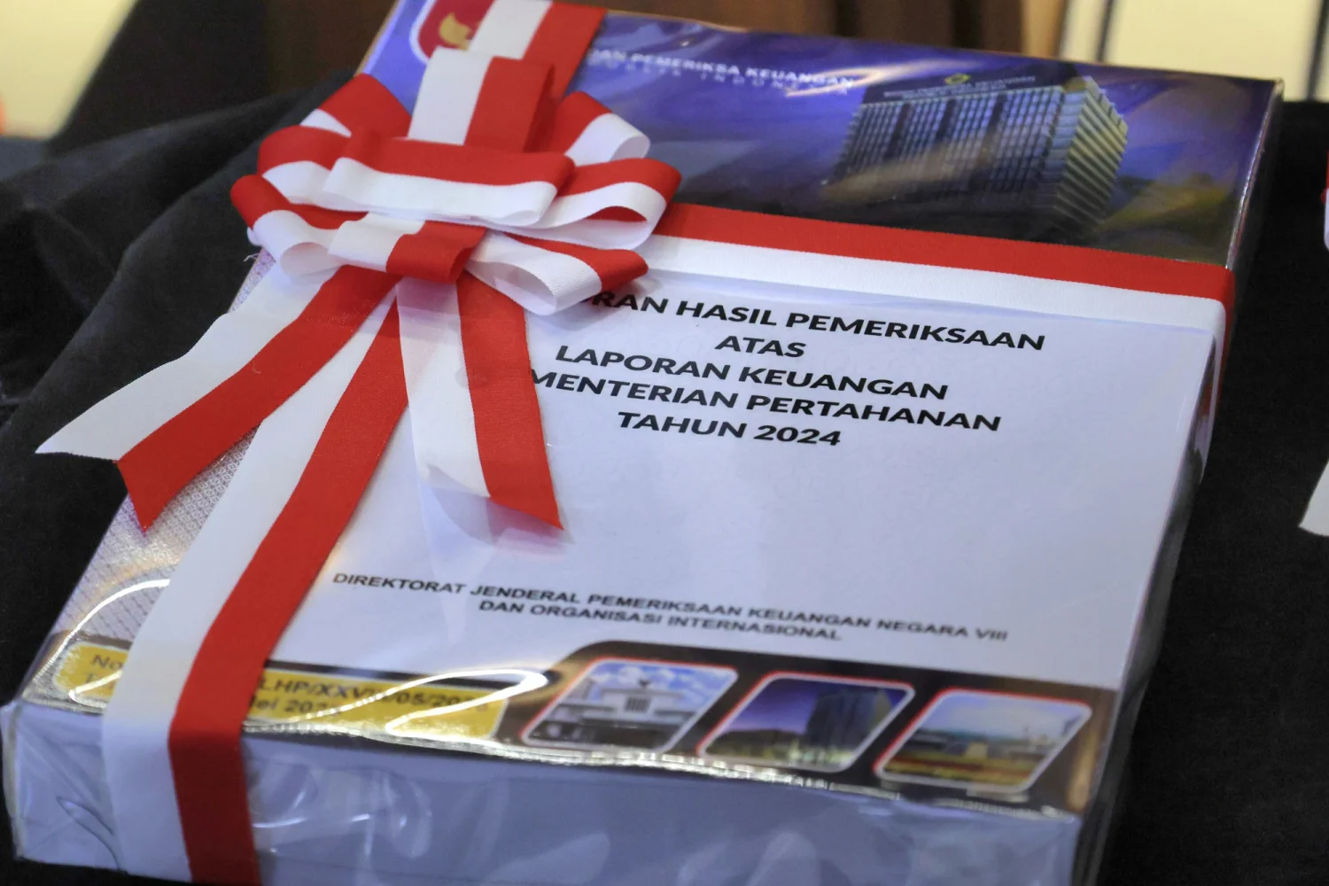 Kemhan Pertahankan Opini ๐ WTP 2024, Wamenhan Terima LHP dari BPK RI - Image 5