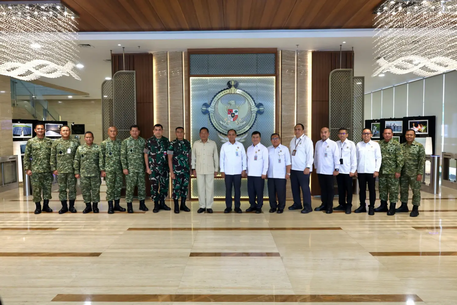 Kemhan Pertahankan Opini ๐ WTP 2024, Wamenhan Terima LHP dari BPK RI - Image 2