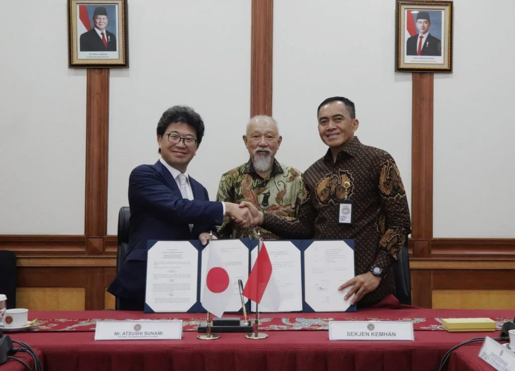 Sekjen Kemhan RI 🤝 Terima Kunjungan Kehormatan Chairman SPF, Bahas Penguatan Kerja Sama Pertahanan RI-Jepang - Image 1