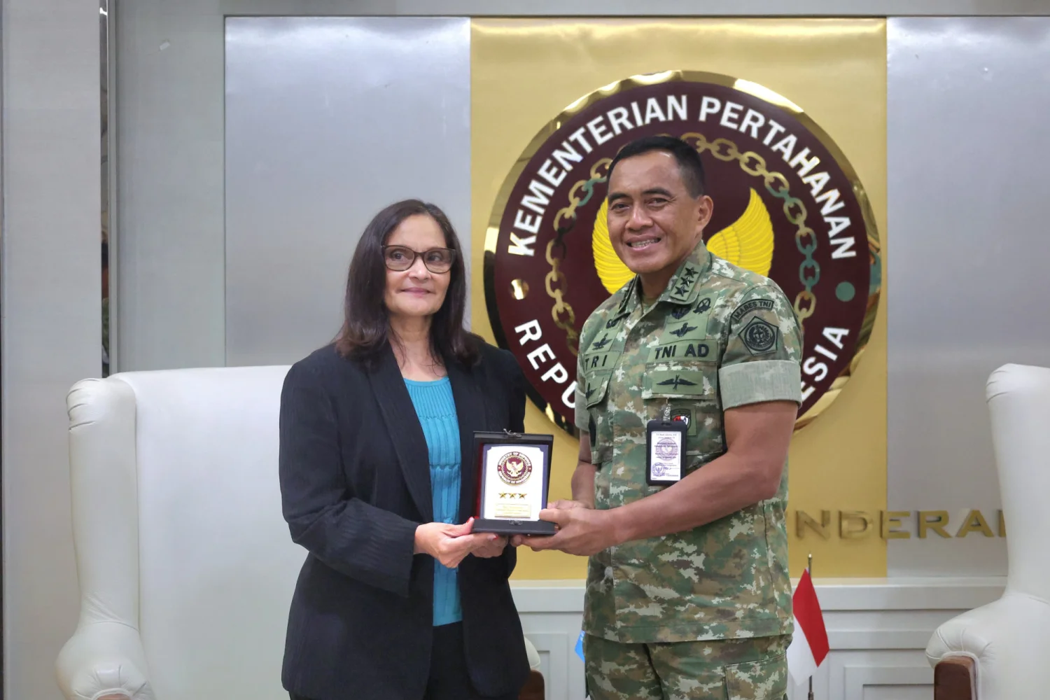 Sekjen Kemhan 🤝 UNOPS Bahas Kerja Sama Pertahanan Strategis - Image 1