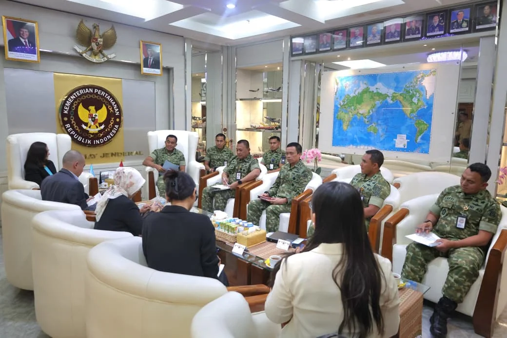 Sekjen Kemhan 🤝 UNOPS Bahas Kerja Sama Pertahanan Strategis - Image 3