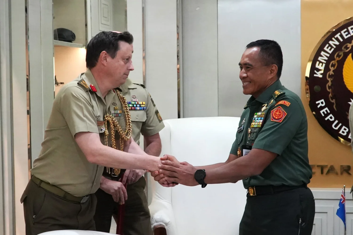 Sekjen Kemhan π€ Terima SOCAUST Perkuat Kerja Sama Bilateral - Image 1