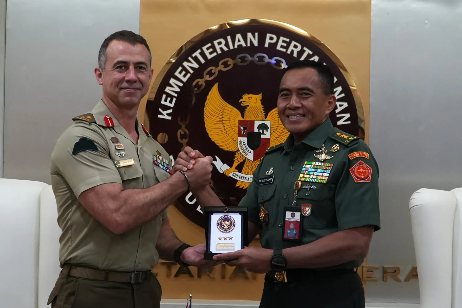 Sekjen Kemhan π€ Terima SOCAUST Perkuat Kerja Sama Bilateral - Image 2