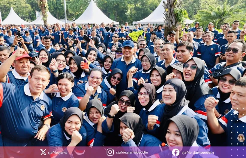 Sjafrie Sjamsoeddin Pimpin Olahraga Bersama, Wujudkan Mens Sana in Corpore Sano di Kemhan - Image 1
