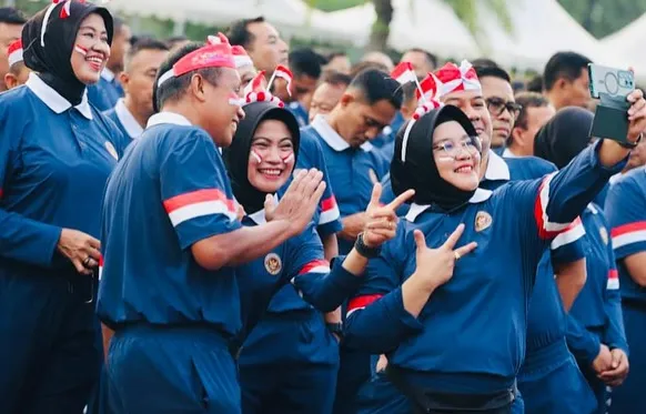 Sjafrie Sjamsoeddin Pimpin Olahraga Bersama, Wujudkan Mens Sana in Corpore Sano di Kemhan - Image 3