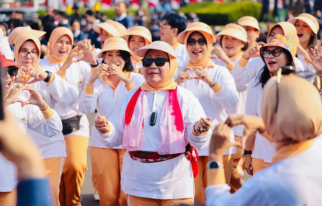 Sjafrie Sjamsoeddin Pimpin Olahraga Bersama, Wujudkan Mens Sana in Corpore Sano di Kemhan - Image 5