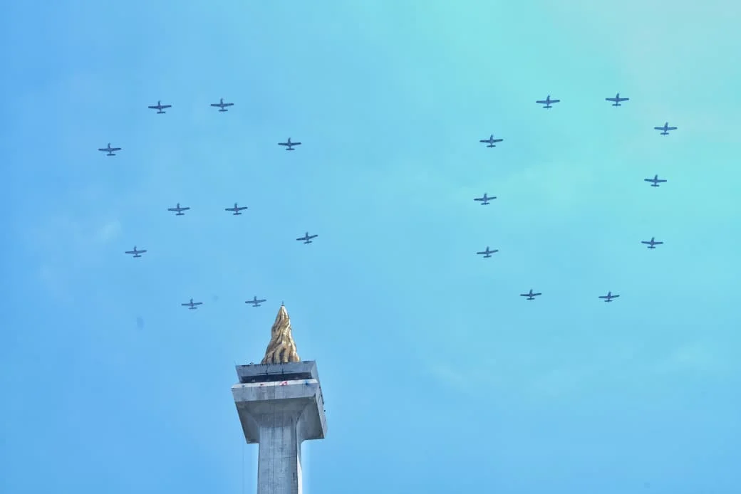 Presiden Prabowo Pimpin π Upacara Megah HUT TNI ke-80 di Monas Jakarta - Image 6