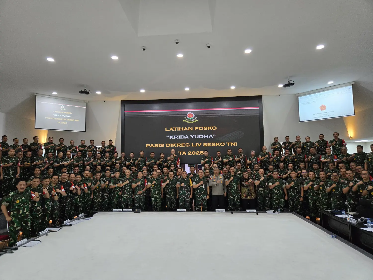 Dirjen Strahan Wakili 🎖️ Menhan Tinjau Latihan Posko Kridha Yudha Sesko TNI - Image 2
