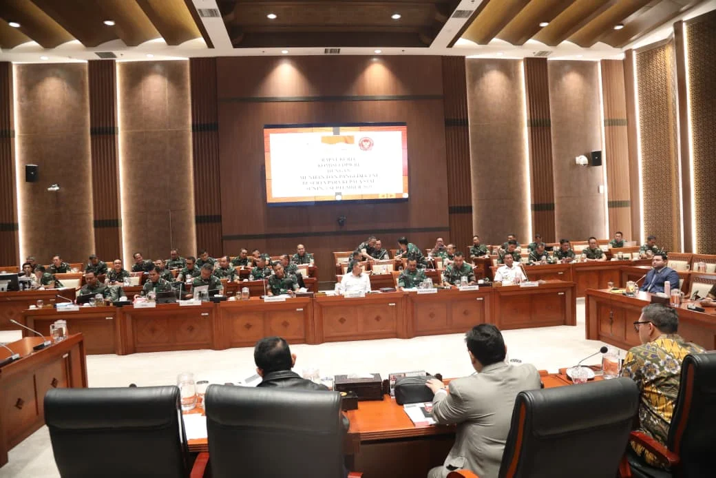 Wamenhan Tegas Bahas 💰 Anggaran Pertahanan 2026 Dukung Ekonomi - Image 1