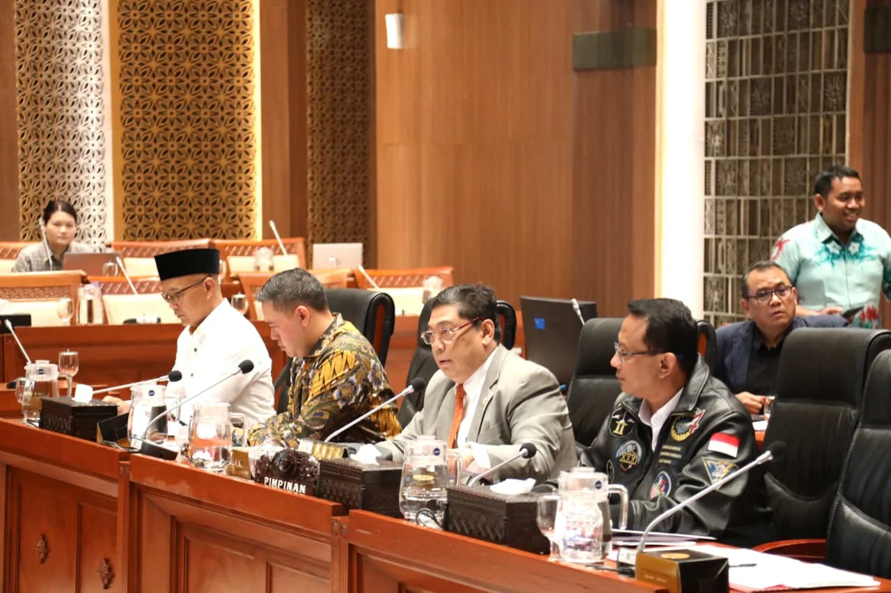 Wamenhan Tegas Bahas 💰 Anggaran Pertahanan 2026 Dukung Ekonomi - Image 3