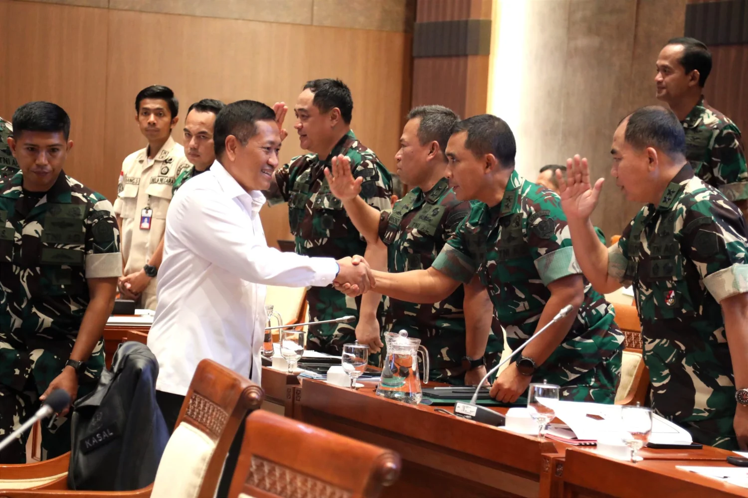 Wamenhan Tegas Bahas 💰 Anggaran Pertahanan 2026 Dukung Ekonomi - Image 4