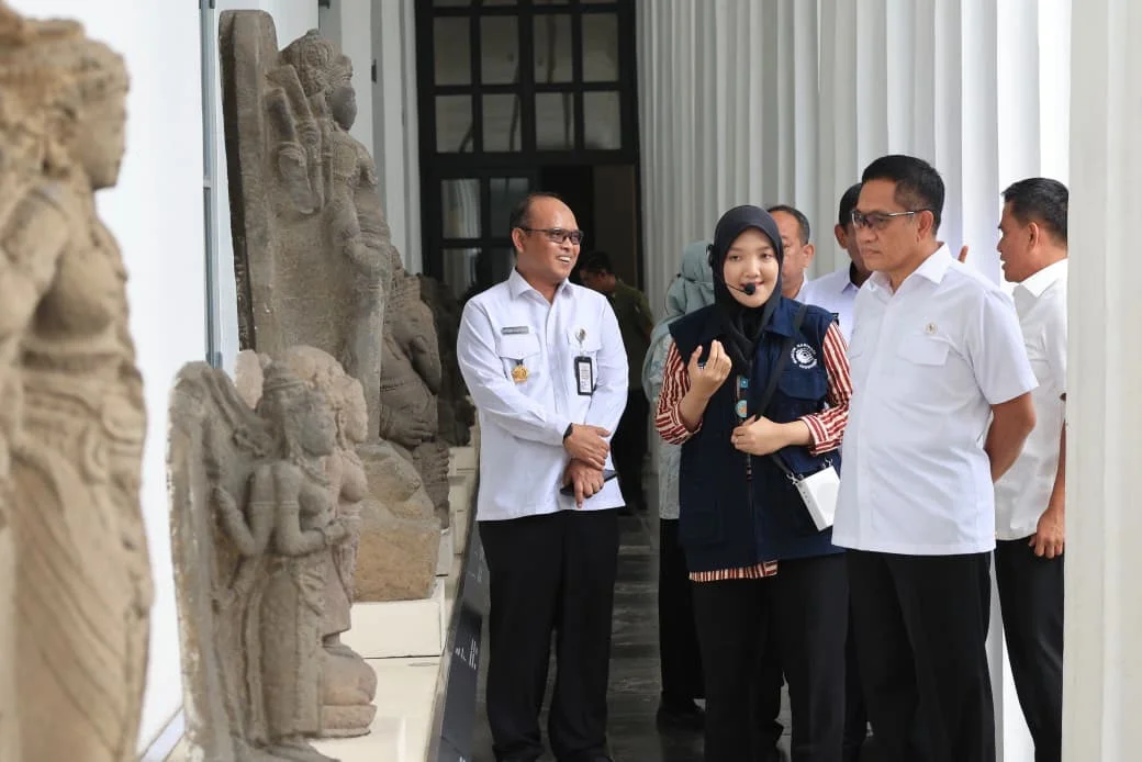 Wamenhan Kunjungi Museum ๐๏ธ Joang 45: Ajak Generasi Muda Teladani Semangat Pahlawan - Image 1