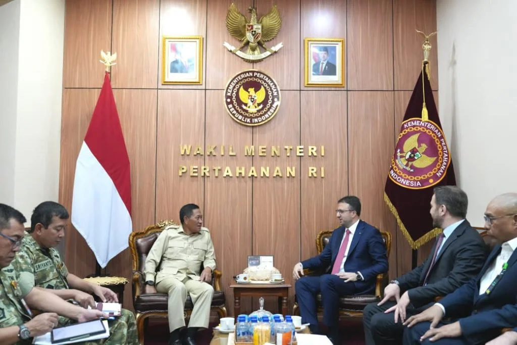 Wamenhan RI 🤝 CEO ASELSAN Turki Bahas Modernisasi Alutsista TNI - Image 1