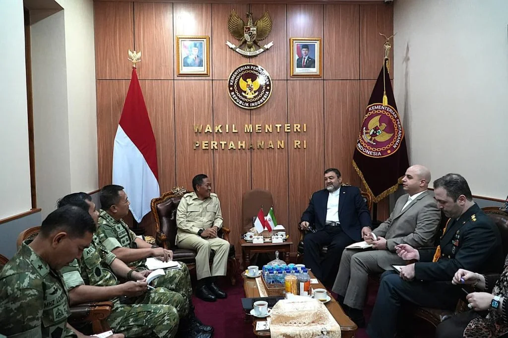 Wamenhan RI Terima Dubes Iran 🤝 Bahas Transfer Teknologi dan Kerja Sama Industri Pertahanan - Image 1
