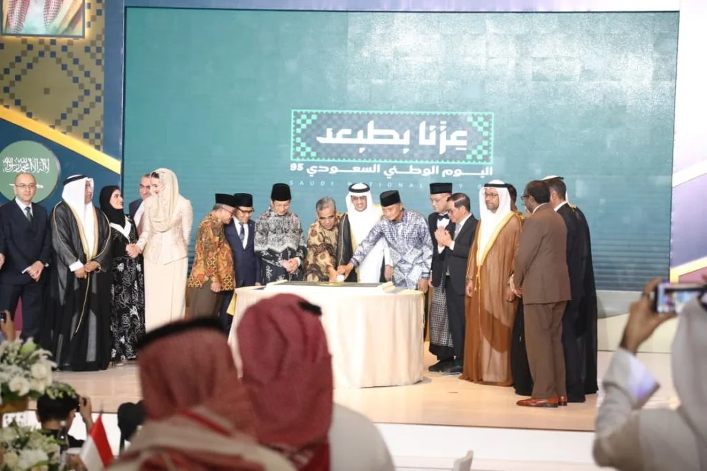 Wamenhan RI Perkuat 🕌 Diplomasi dlm Peringatan Hari Nasional Arab Saudi ke-95 - Image 4