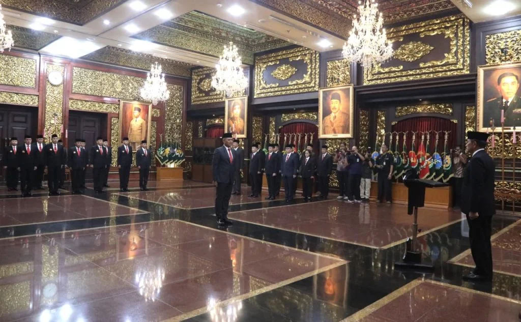 Wamenhan RI Resmi Lantik 15 Pejabat Pimpinan Tinggi Kemhan Jakarta - Image 2