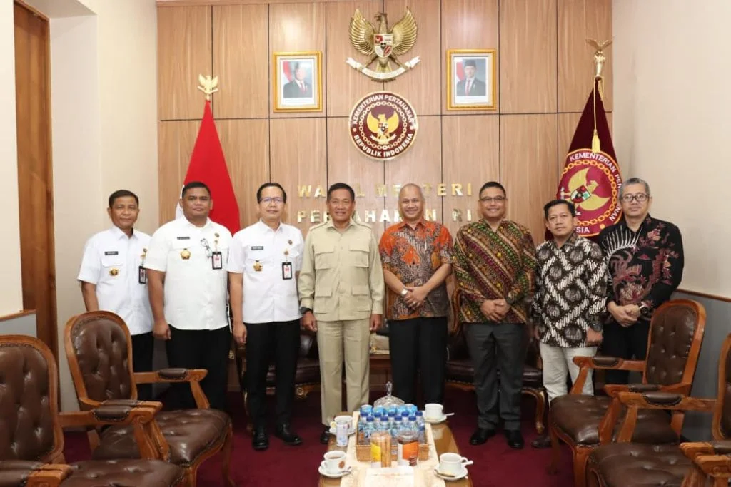 Wamenhan RI Bahas 💧 Swasembada Air dengan Emil Salim Institute - Image 3