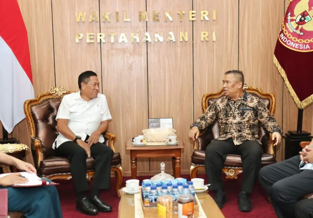 Wamenhan Terima Kunjungan 🤝 Wagub Kepri, Perkuat Kesadaran Bela Negara - Image 1