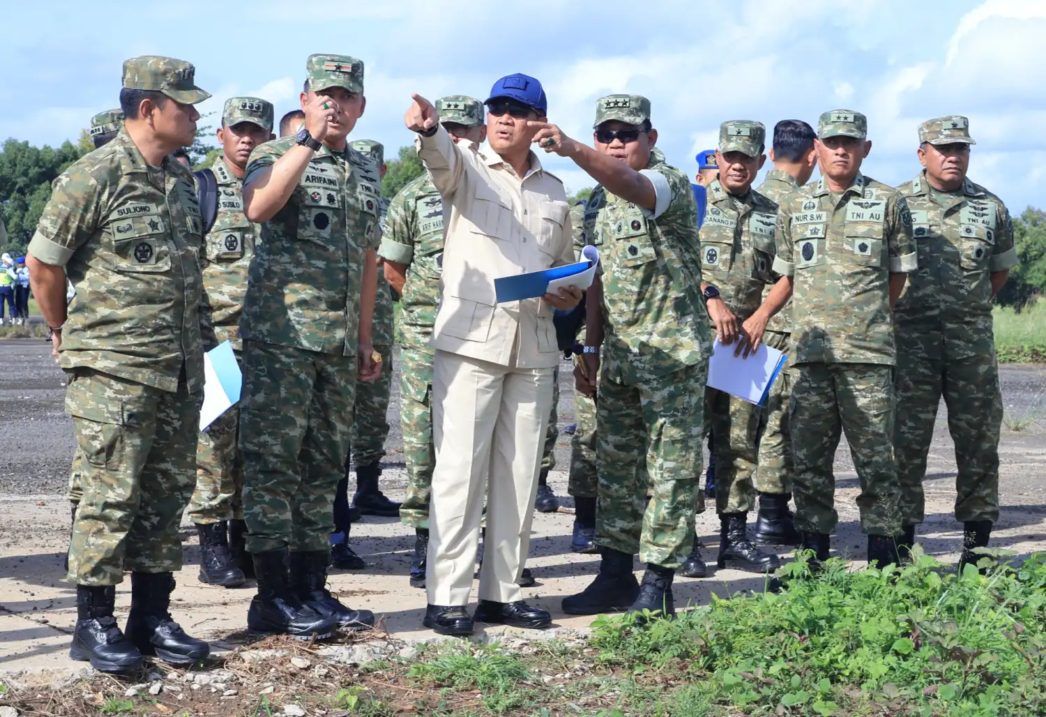 Wamenhan RI ๐ก๏ธ Tinjau Pengembangan Lanud Sultan Hasanuddin - Image 1