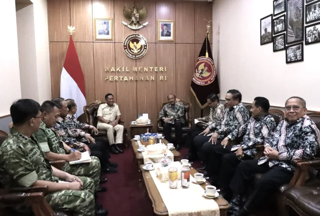 Wamenhan Terima Kunjungan Senior Advisory Group IKAHAN Bahas Penguatan Kerja Sama Pertahanan Indonesia–Australia - Image 2